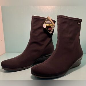 ECCO Abelone Gortex Women’s Black Pull-On Boots Size 40/9-9.5 - New in Box